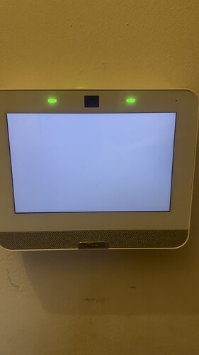 iq_panel_white_screen_1