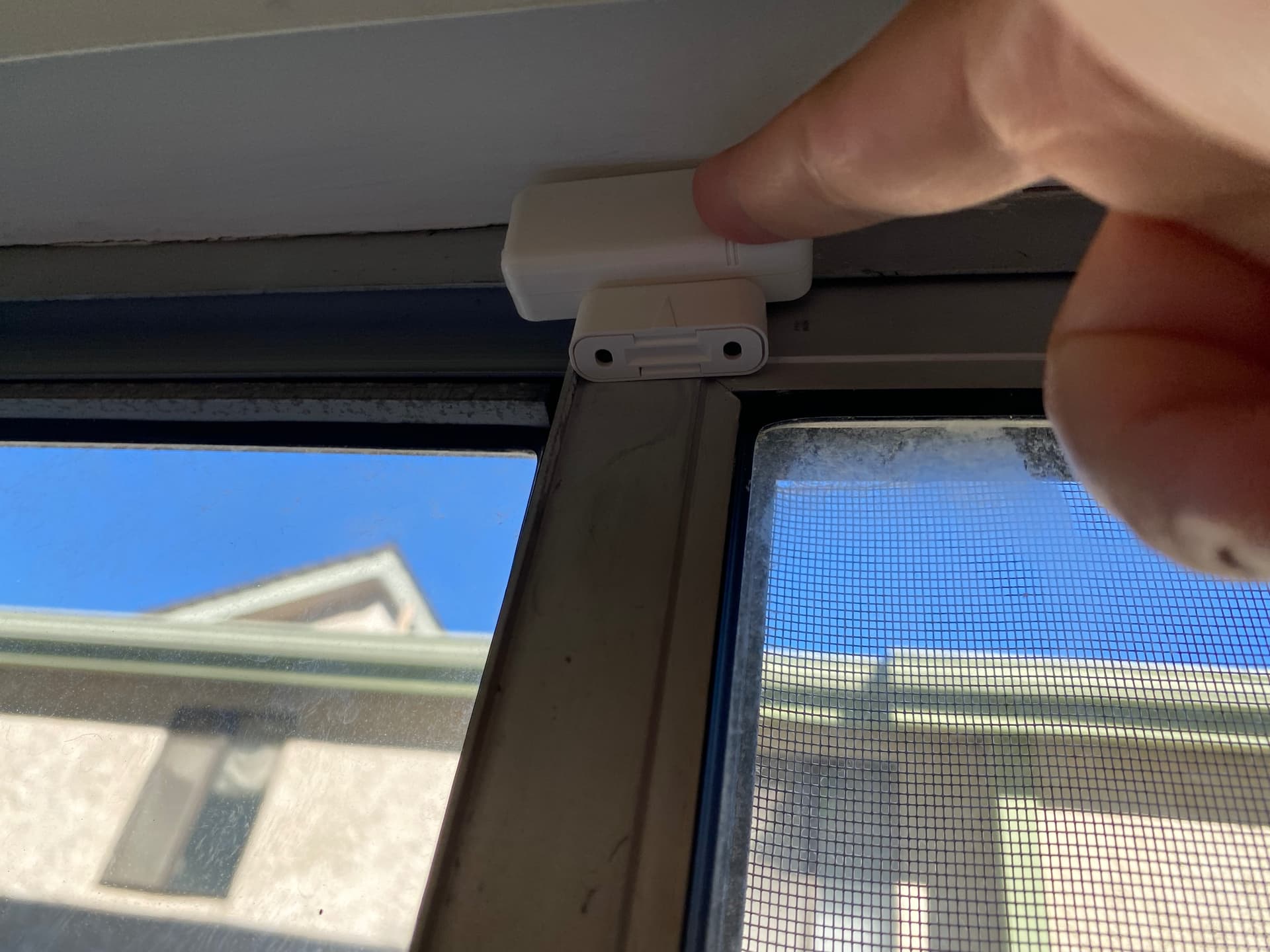 Mount Window Sensor Which configuration for window sensor is most secure/functional ...