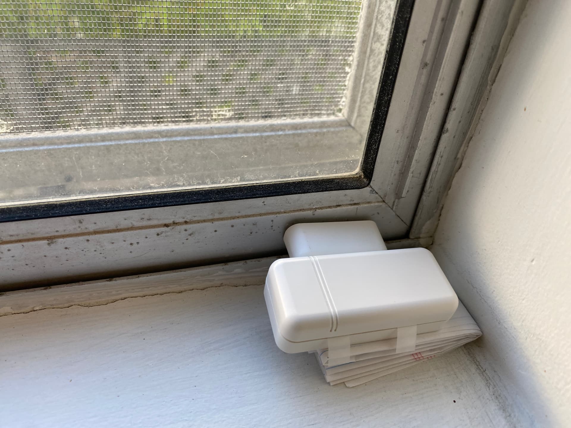 Mount Window Sensor Which configuration for window sensor is most secure/functional ...